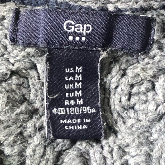 GAP Women’s Cable-Knit Crewneck Pullover Sweater - Picture 2 of 4